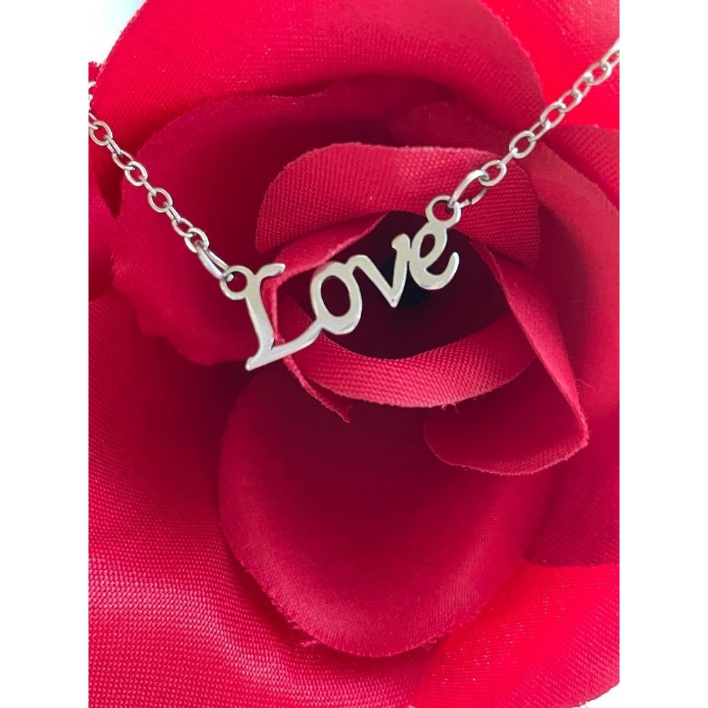 Stainless steel Love necklace with adjustable length